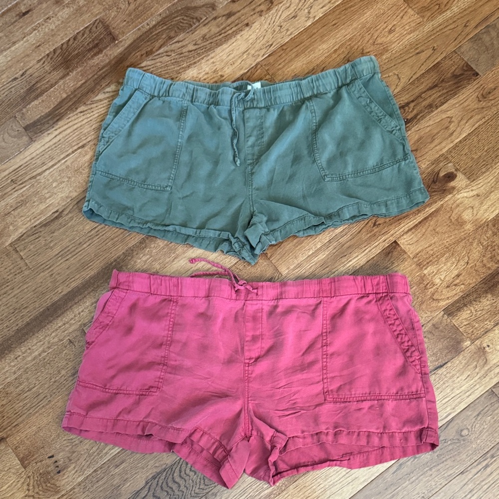 GAP Women's Cargo Shorts in Olive and Coral
